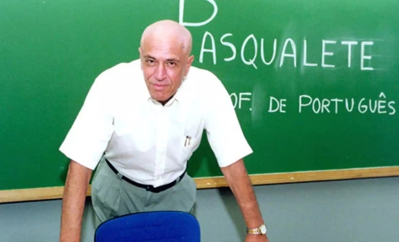Ainda em 1999, passou a integrar o elenco da série Malhação, como o professor Paulo Pasqualete, papel que manteve em diversas temporadas subsequentes e que o aproximou de uma nova geração de fãs.
 Reprodução: Flipar
