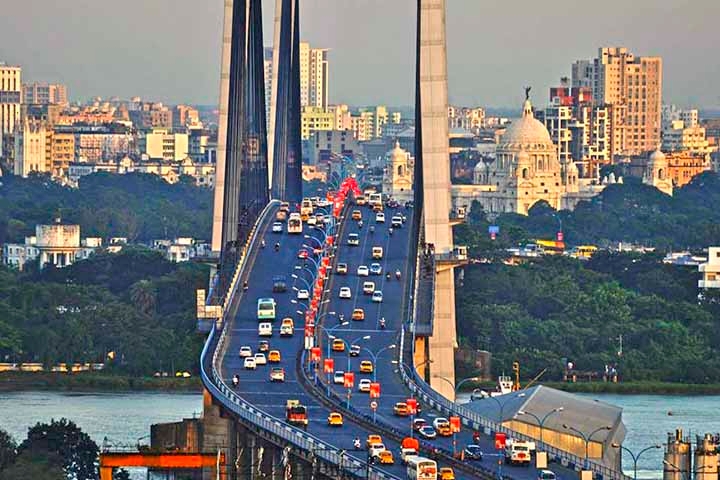 Capital do estado de Bengala Ocidental, Calcutá tem batido recordes de poluição atmosférica mesmo com medidas drásticas, como proibição de circulação de carros com de 15 anos de fabricação.
 Reprodução: Flipar