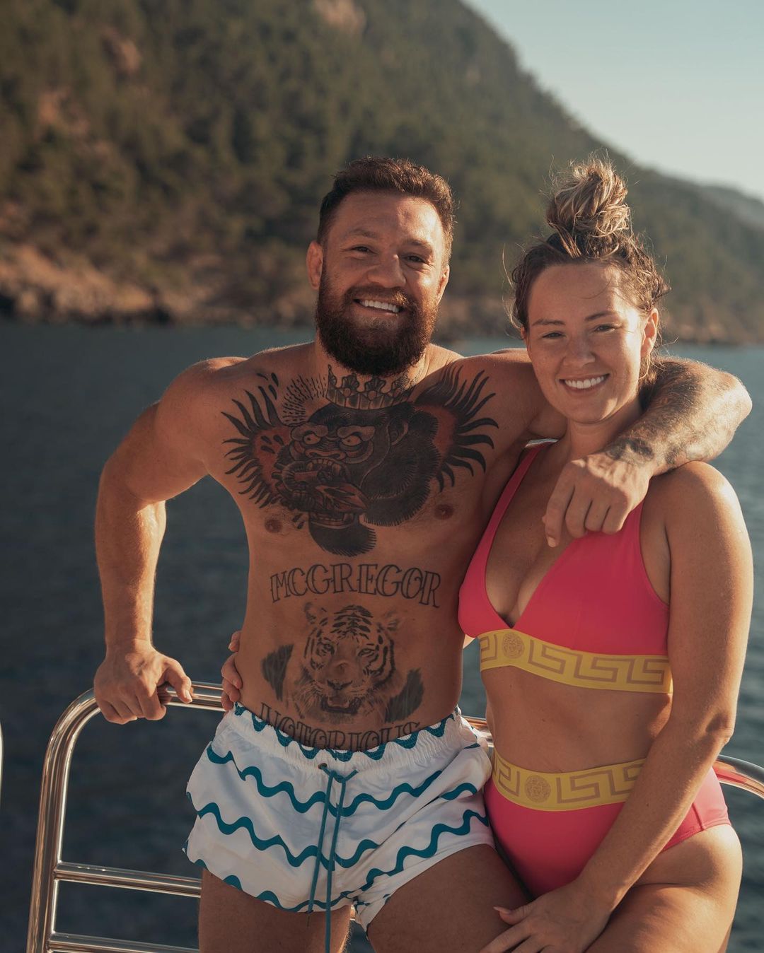 Conor McGregor escandaliza fãs ao postar ato sexual com a esposa