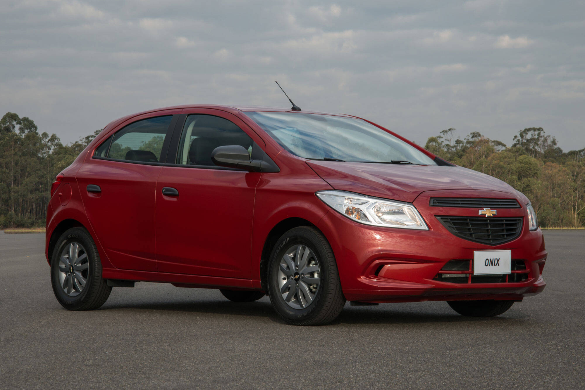 Chevrolet Onix Joy. Foto: Divulgação/General Motors