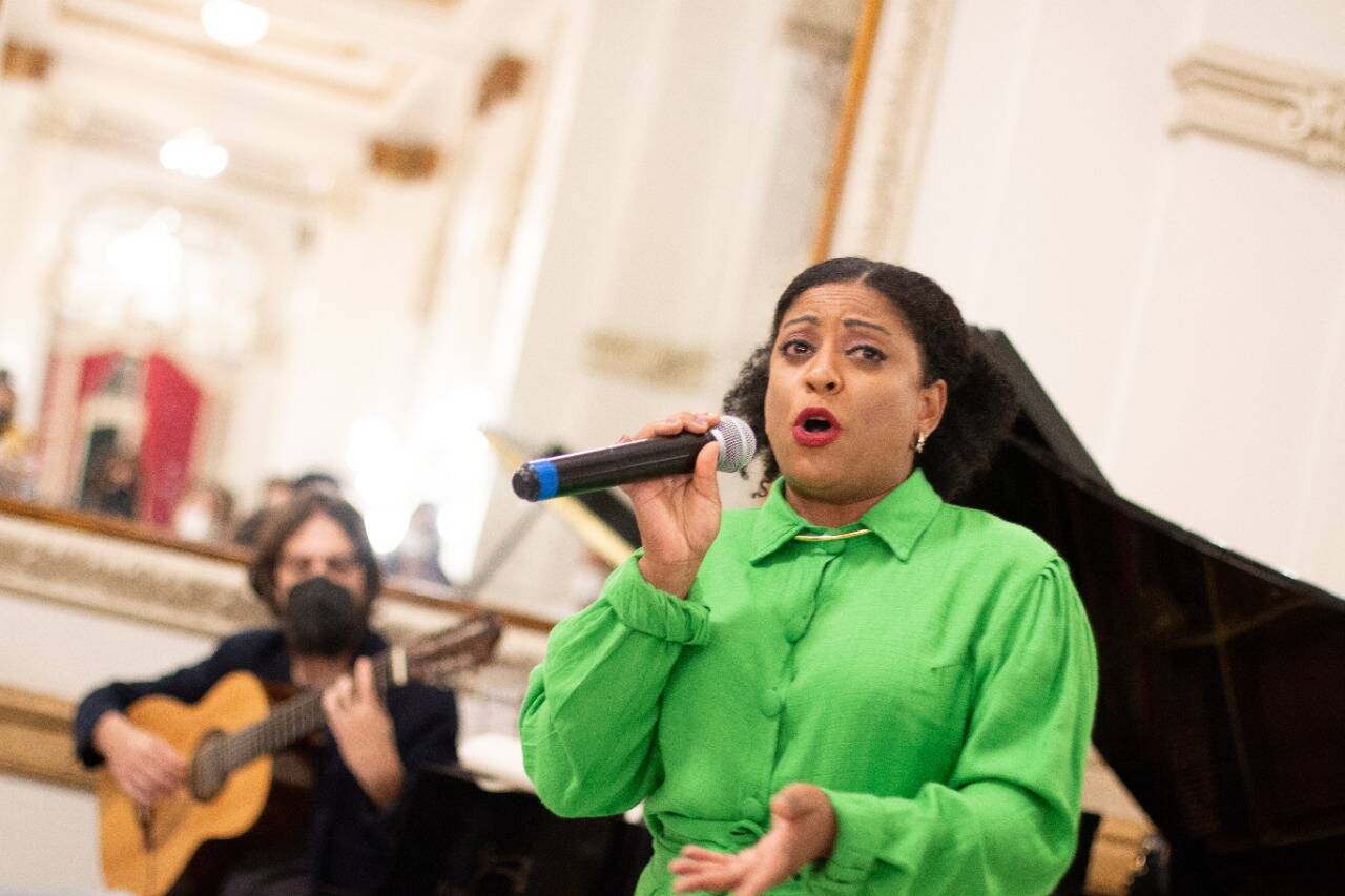 Preta Ferreira cantando. Foto: Divulgação