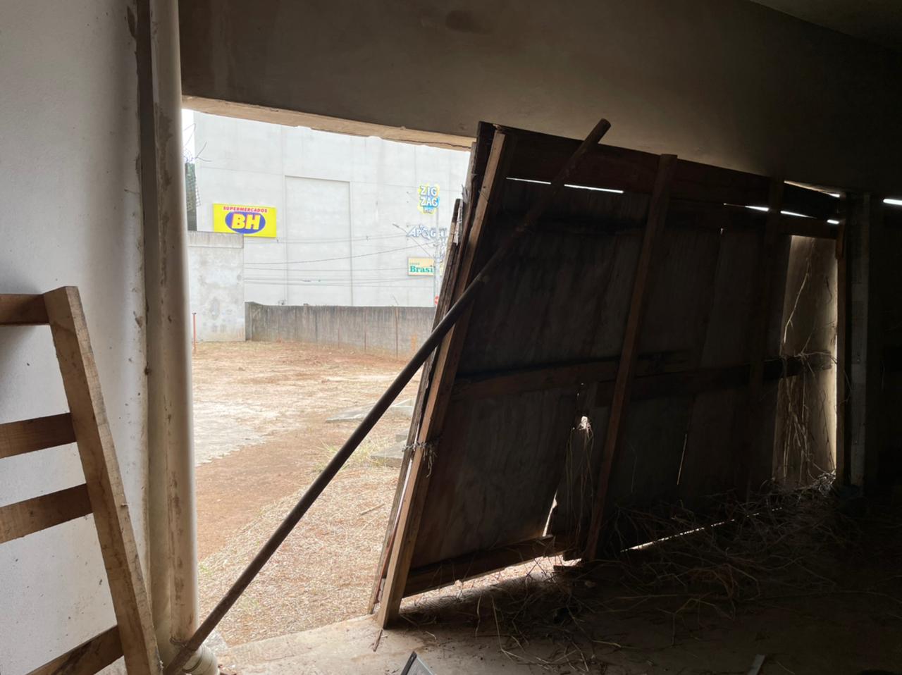 Registros mostram o estado de abandono da obra do Hospital Regional de Juiz de Fora. Foto: Divulgação/Ministério Público 