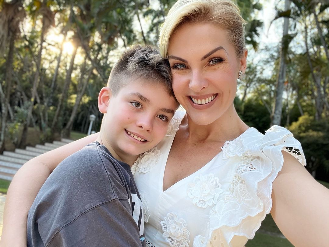 Ana Hickmann com o filho, Alezinho Reprodução/Instagram