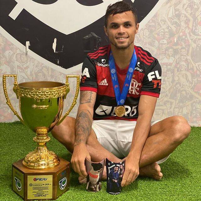 Michael, ex-Flamengo, entra na mira do Palmeiras