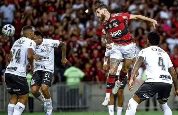 3º lugar: Flamengo 1 x 0 Corinthians, pela 7ª rodada, no Maracanã - 60.352.