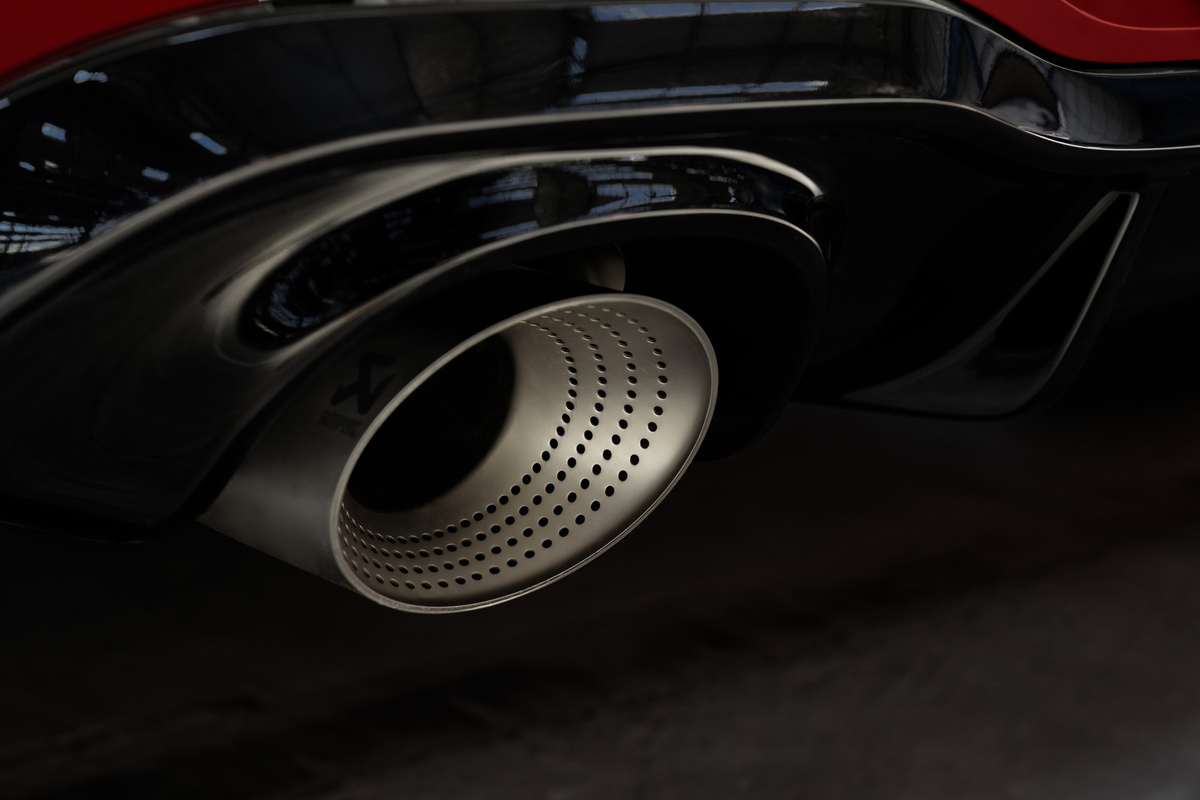 Escapamento do VW Golf GTI Edition 50. Foto: Volkswagen/Divulgação