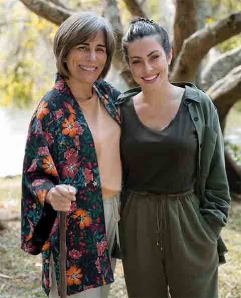 “Desde quando eu me imaginava artista, eu imaginava só Cleo, e o Pires foi uma homenagem à minha família, principalmente à minha mãe”, destacou.
 Reprodução: Flipar