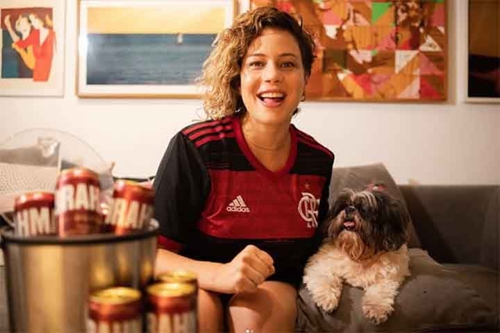 Ao longo de sua carreira, Leandra Leal se destaca não só na televisão, mas também no cinema e no teatro. 
 Reprodução: Flipar