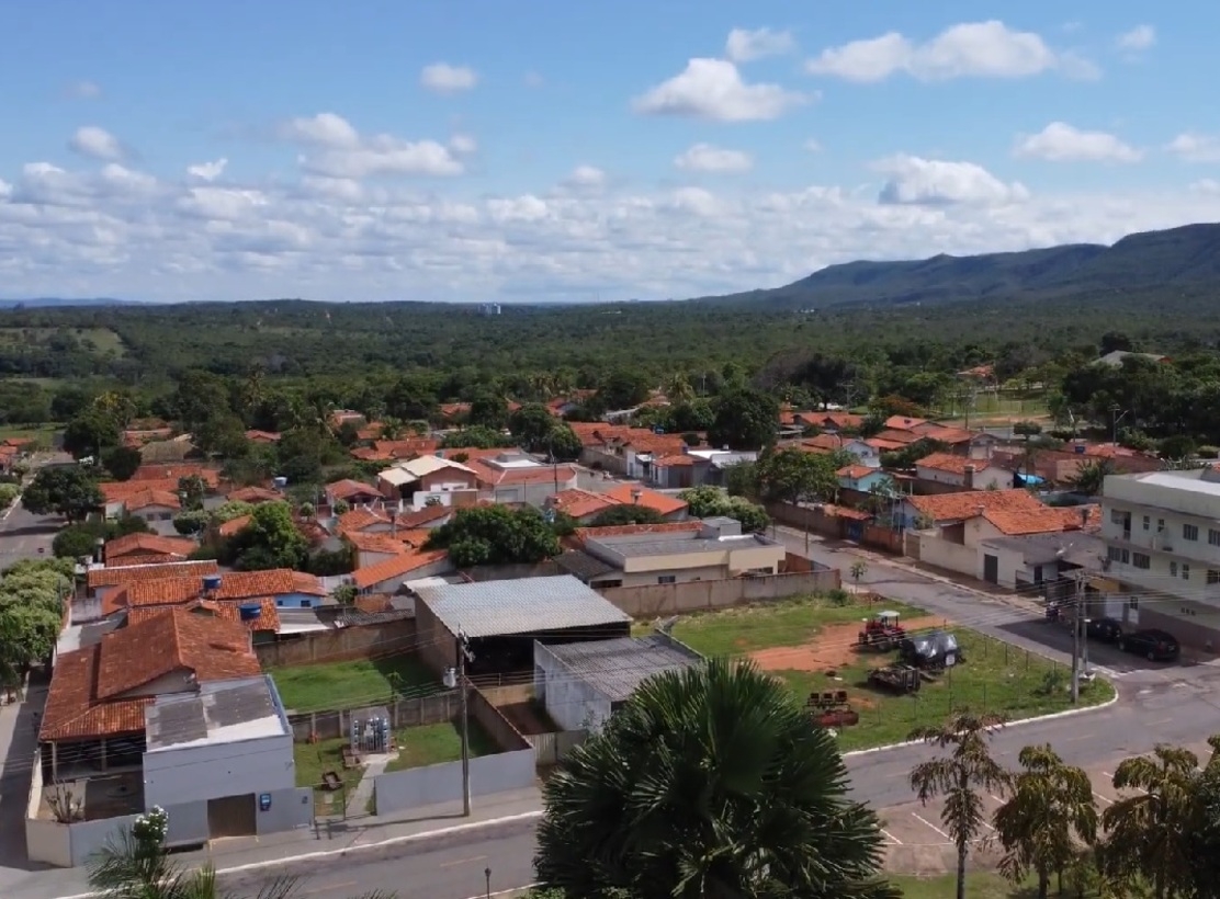 De acordo com os números do Instituto Brasileiro de Geografia e Estatística (IBGE) no Censo Demográfico 2022, Rio Quente tem cerca de 3,9 mil moradores, mas o incrível é que tem mais de 4,1 mil casas na região.
 Reprodução: Flipar