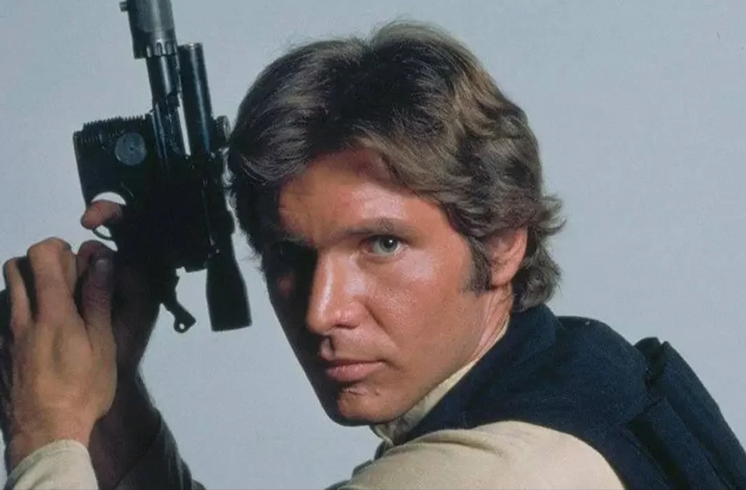 Sua estreia como protagonista de um fenômeno cultural ocorreu em 1977, com “Star Wars: Episódio IV – Uma Nova Esperança”. 
 Reprodução: Flipar