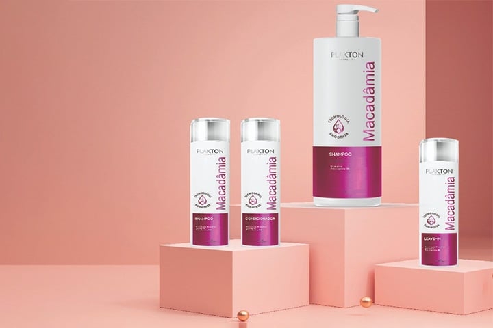 Além disso, sua ação antioxidante protege a pele contra os danos causados pelos radicais livres, prevenindo a formação de rugas e linhas finas, além de reduzir a aparência de manchas e hiperpigmentação. Reprodução: Flipar