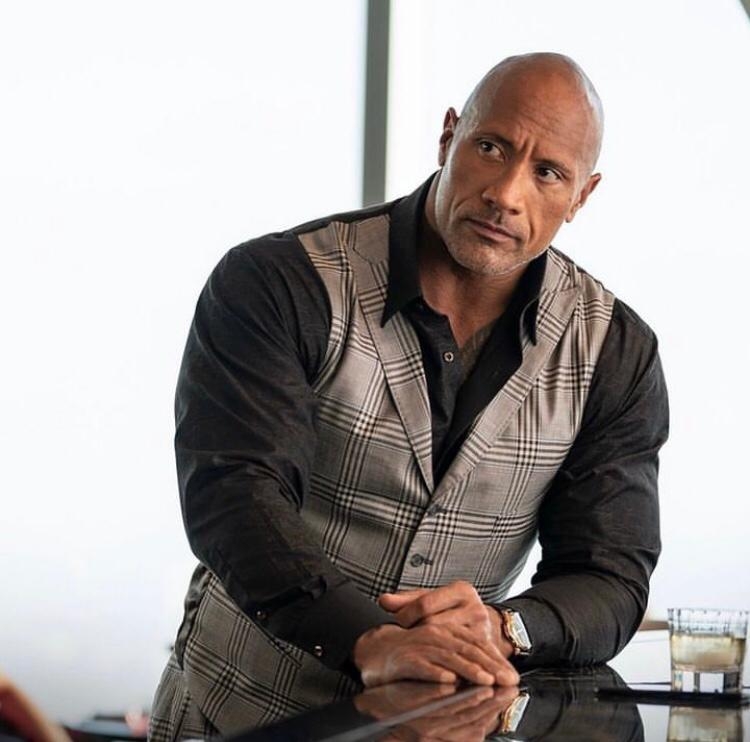 Dwayne ganhou dois prêmios People’s Choice Awards de Melhor Ator em Série de TV pelo seu papel na série “Ballers”. O público curte.