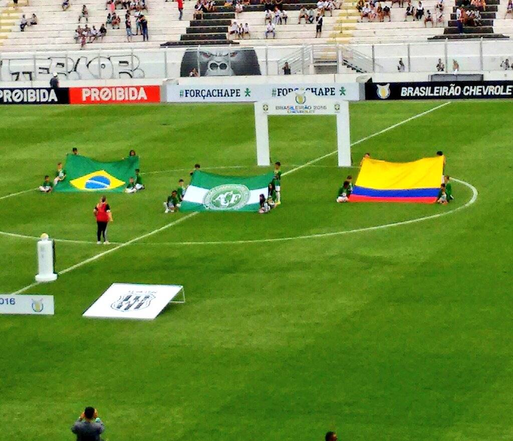 Homenagem antes de Ponte Preta e Coritiba. Foto: Reprodução