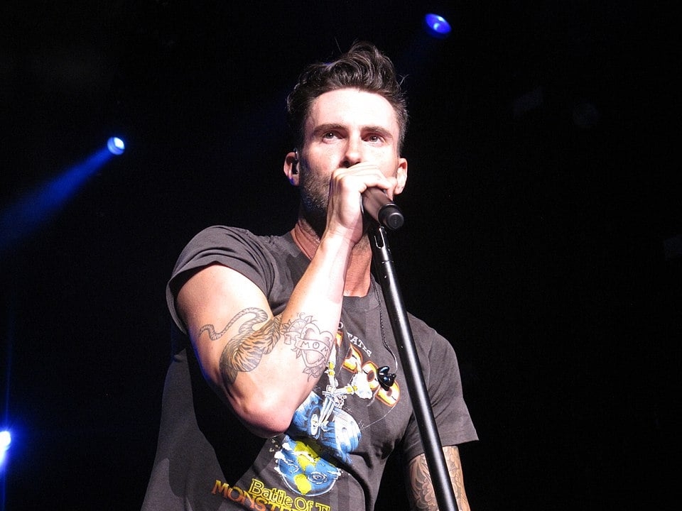 ADAM LEVINE - Músico americano, vocalista e guitarrista da banda Maroon 5. Nascido em 18/3/1979 em Los Angeles, na Califórnia.  Reprodução: Flipar