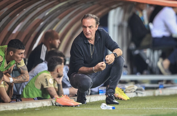 O técnico Cuca foi anunciado em abril deste ano para substituir Fernando Lázaro, mas não teve vida fácil à frente da equipe do Corinthians. Foto: Pedro Souza / Atlético