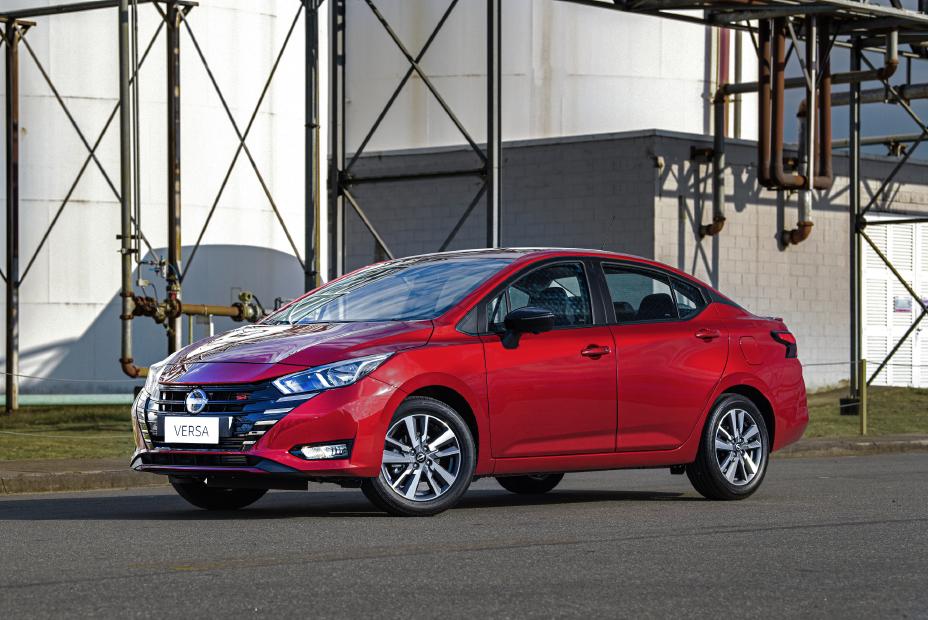 Nissan Versa SR Divulgação