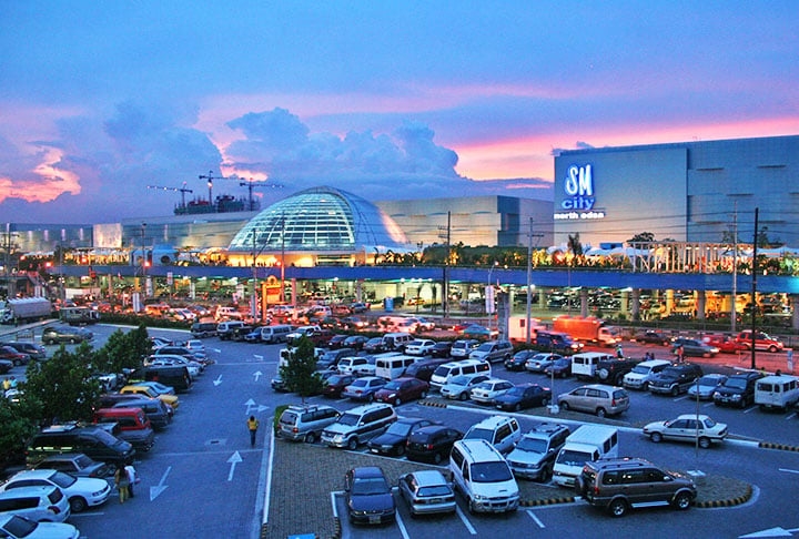 Tem 1.100 lojas, teatro para 1.200 pessoas e pistas de boliche. Em 2009, o shopping adicionou um sistema de ventilação que usar a brisa do mar na ventilação do prédio e, assim, reduzindo a dependência do ar condicionado. Reprodução: Flipar
