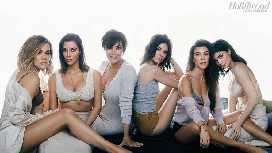 As melhores fotos de famosos de 2017: famílias Kardashian e Jenner se juntam em ensaio para o ''Hollywood Reporter''. Foto: reprodução/Hollywood Reporter