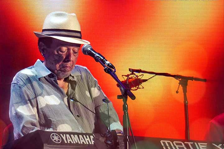 Há 84 anos, no dia 11 de fevereiro de 1941, nasceu Sergio Mendes, um dos músicos brasileiros mais conhecidos no exterior. 
 Reprodução: Flipar