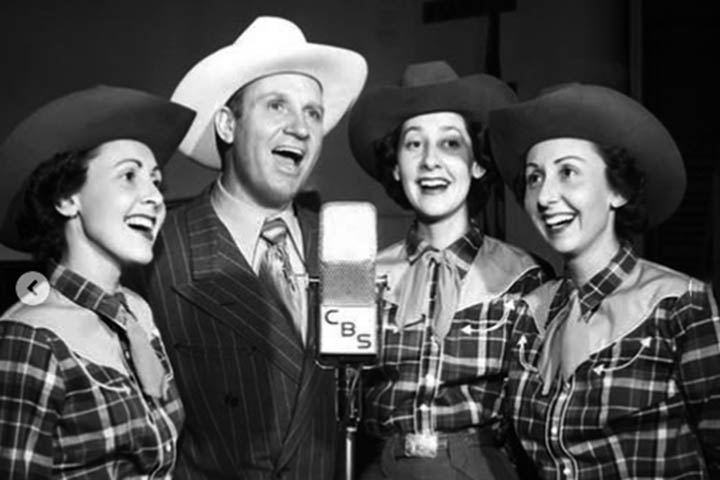Na década de 1930, Gene Autry começou a se destacar no rádio, meio de comunicação em pleno auge e porta de entrada para muitos artistas da época. 
 Reprodução: Flipar