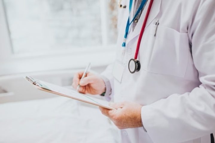 Alguns grupos profissionais são mais propensos ao Burnout, como os profissionais de saúde (médicos, enfermeiros, psicólogos, entre outros). Reprodução: Flipar