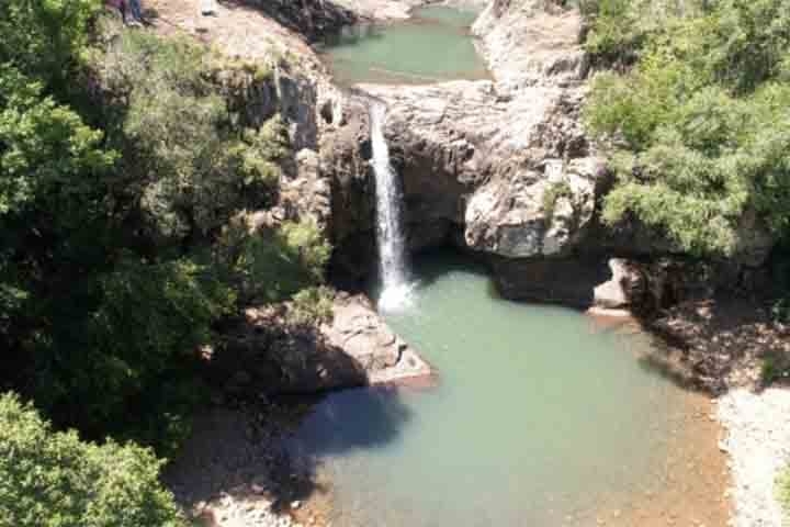 Isso acontece por meio da conservação do patrimônio natural e cultural, da educação ambiental, do turismo local e do incentivo à geração de renda através de iniciativas privadas. Reprodução: Flipar