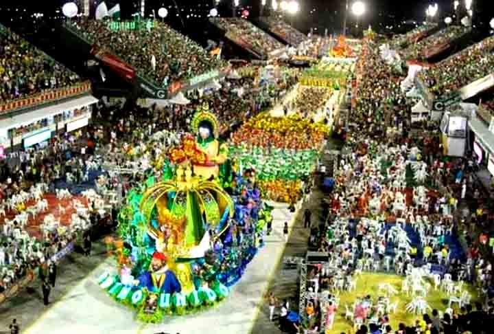 O desfile das escolas de samba acontece no sambódromo de Manaus (Centro de Convenções Professor Gilberto Mestrinho).  Reprodução: Flipar