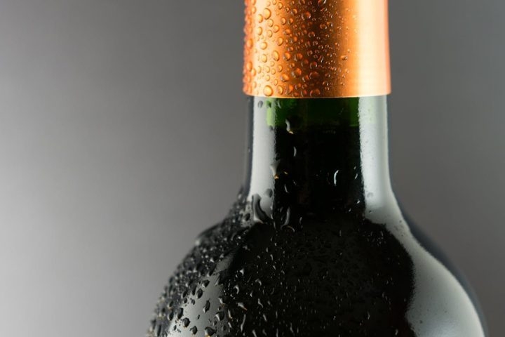 A pesquisa indicou que, em média, foram consumidos 74 litros de vinho por pessoa naquele ano, o que dá cerca de 98 garrafas para cada cidadão! Reprodução: Flipar