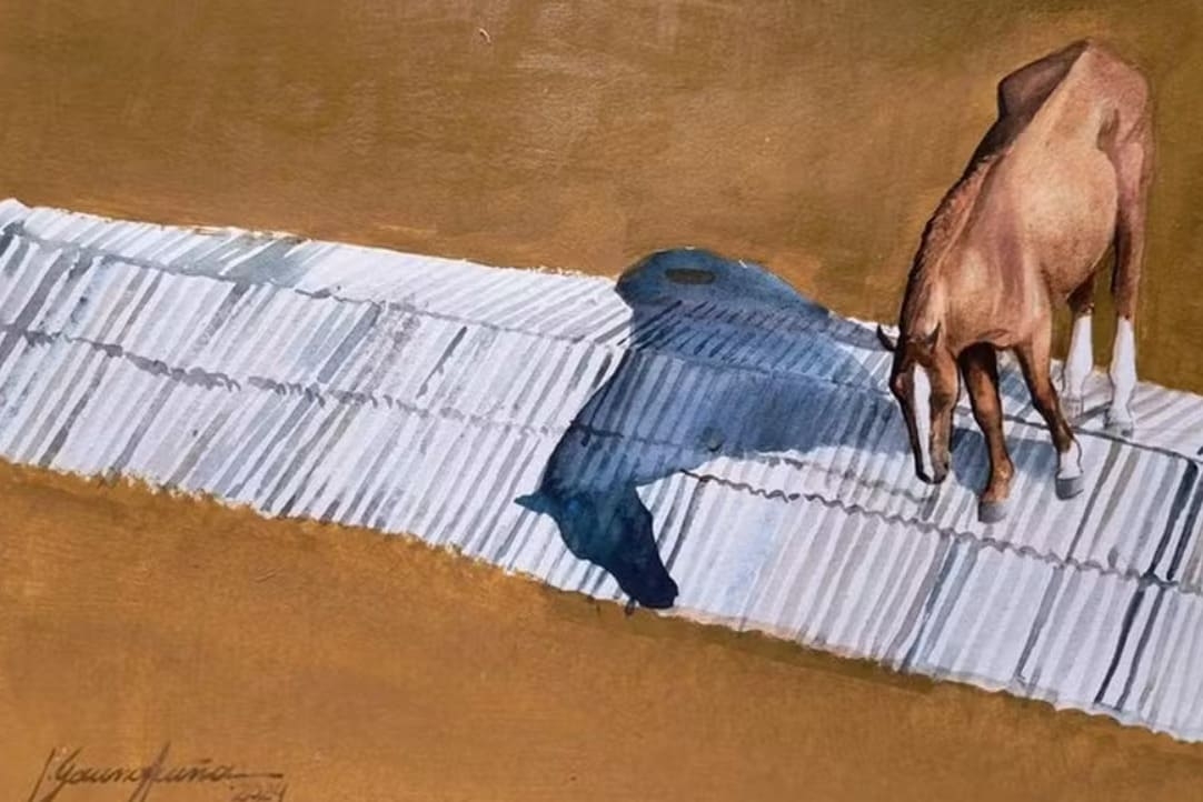 Uma pintura que mostra o cavalo Caramelo ilhado, sobre um telhado em Canoas, no Rio Grande do Sul, foi vendida por R$ 130 mil num leilão e a verba vai ajudar as vítimas das enchentes no estado gaúcho.  Reprodução: Flipar