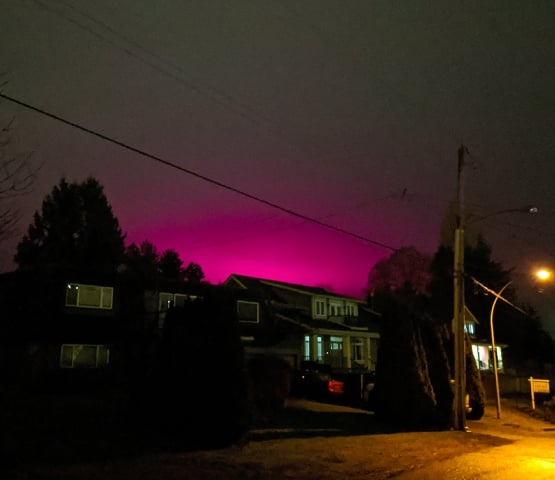 Diversos moradores relataram ter visto um pedaço do céu ficar cor-de-rosa!