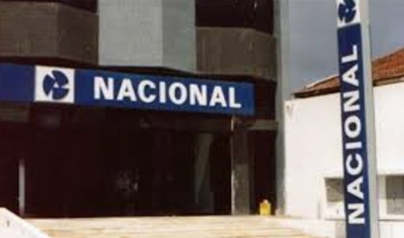 Nos anos 90, o Nacional chegou a ser um dos principais bancos privados do Brasil, mas faliu em 1995, após sofrer intervenção do Banco Central por insolvência - termo jurídico para situação em que uma empresa não consegue arcar com suas obrigações financeiras. 

 Reprodução: Flipar