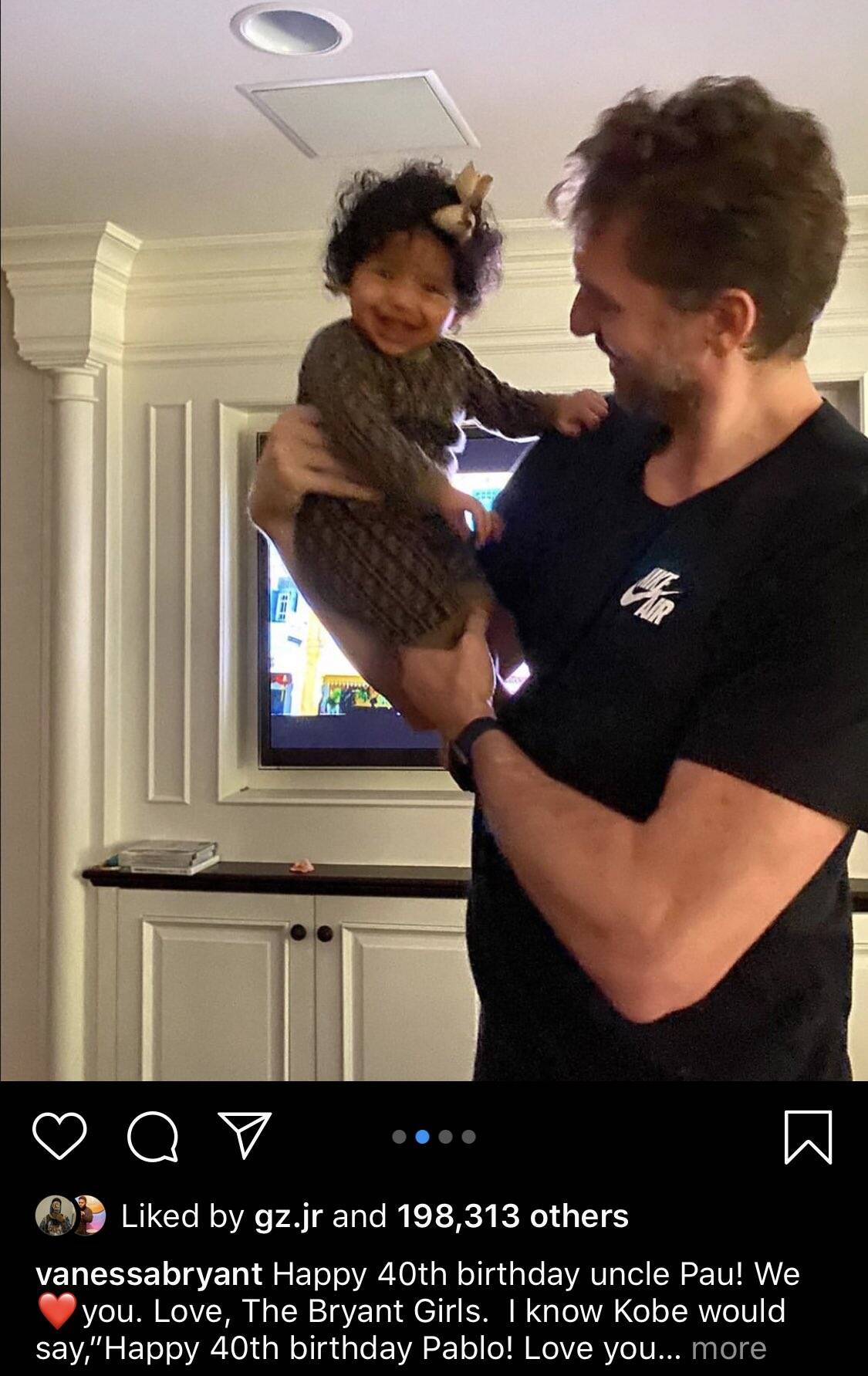 Paul Gasol com filhas de Kobe. Foto: Instagram