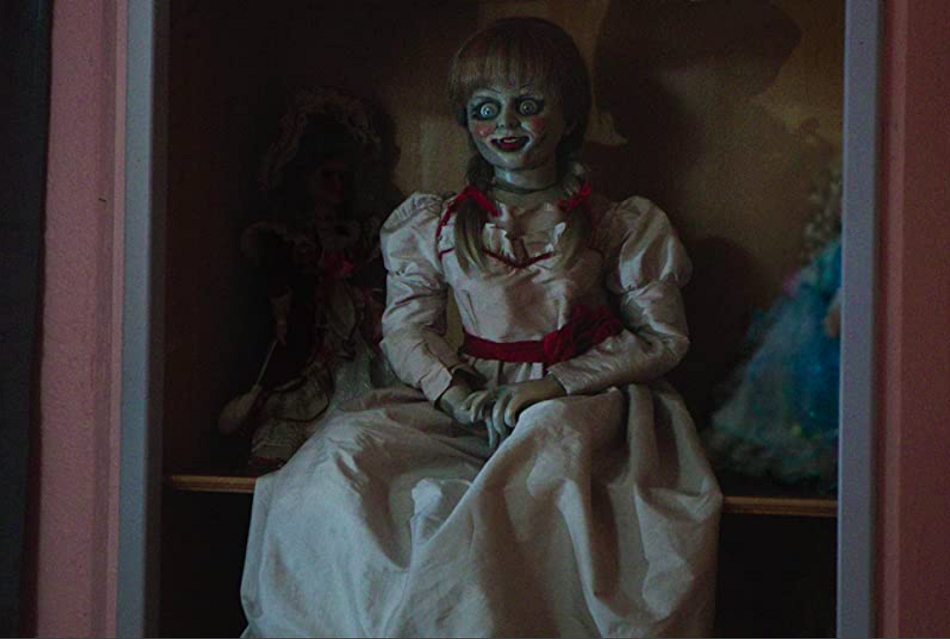 “Annabelle” (2014): Não foi só em “Invocação do Mal” que as pessoas viram garras. O diretor de “Annabelle”, John R. Leonetti, fez um relato assustador de quando eles foram filmar em um apartamento.