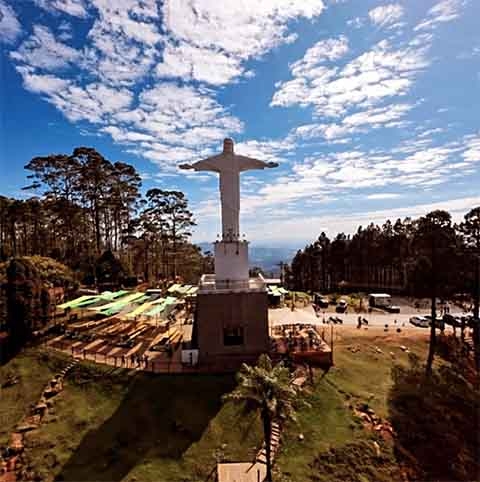 O que também chama a atenção em Poços de Caldas é o turismo. Confira agora, então, algumas das melhores opções para sua visita à cidade! Reprodução: Flipar