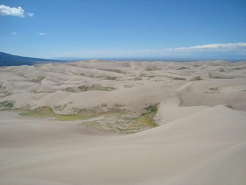 No estado do Colorado, nos Estados Unidos, há diversas dessas formações no Parque Nacional das Grandes Dunas de Areia. 


 Reprodução: Flipar