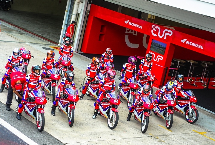 A Honda Junior Cup é uma categoria do SuperBike Brasil destinada a crianças de 8 a 16 anos. Reprodução: Flipar