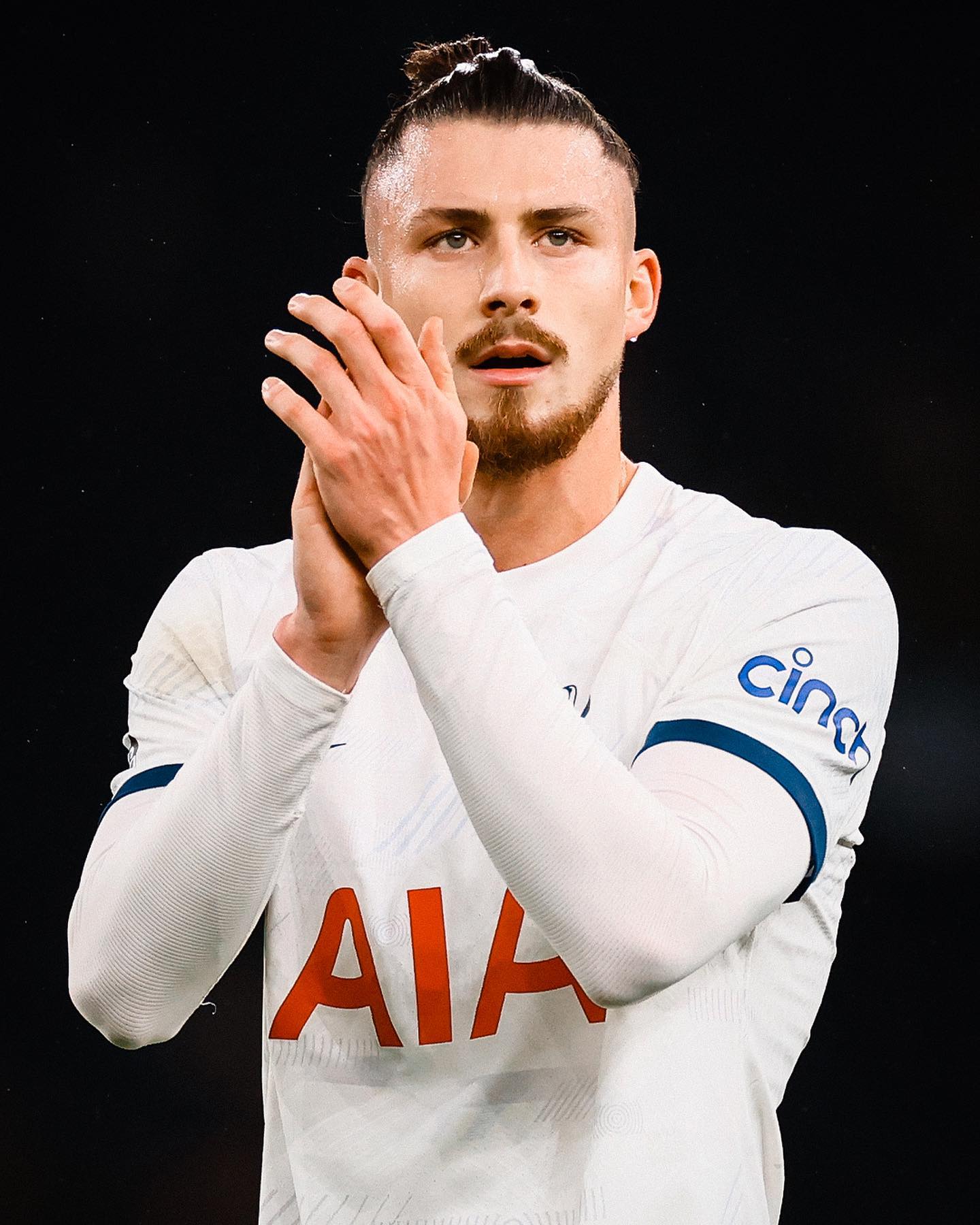 Radu Dragusin (zagueiro) / Tottenham: 25 milhões de euros Reprodução / Instagram