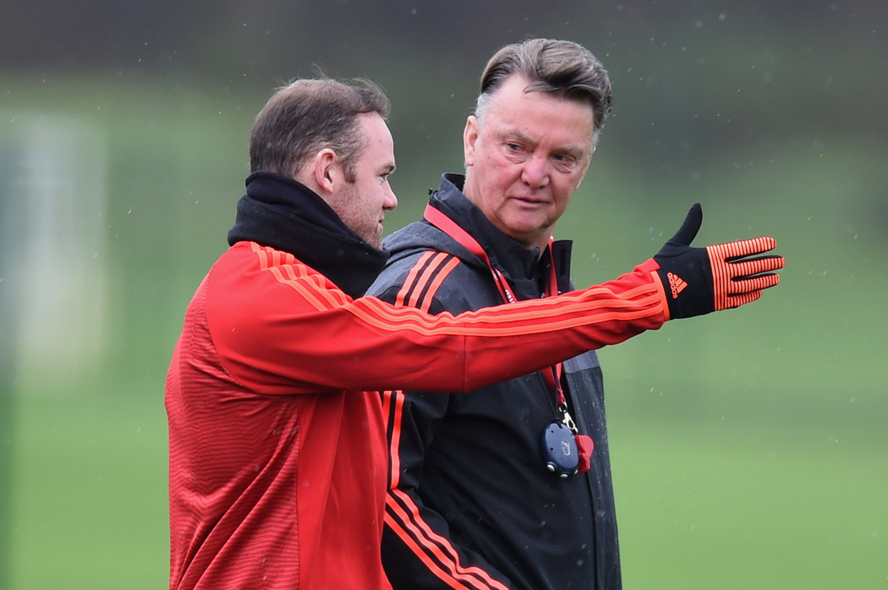 Wayne Rooney com o técnico Louis van Gaal. Foto: Getty Images