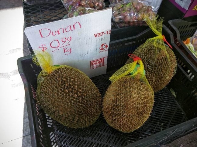 Apesar do odor marcante, muitas pessoas apreciam o sabor doce do durian. Até por isso, a fruta é muito consumida em alguns lugares. Reprodução: Flipar