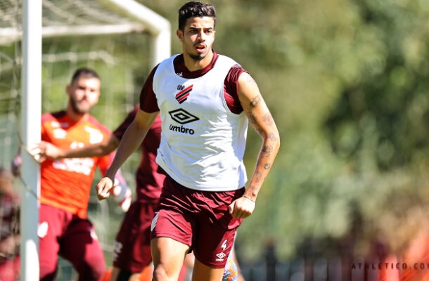 KAIQUE ROCHA - Sem jogar há dois meses, foi uma grata surpresa na escalação, com ótimo desempenho - Nota 6,0 - Foto: Gustavo Oliveira/athletico.com.br