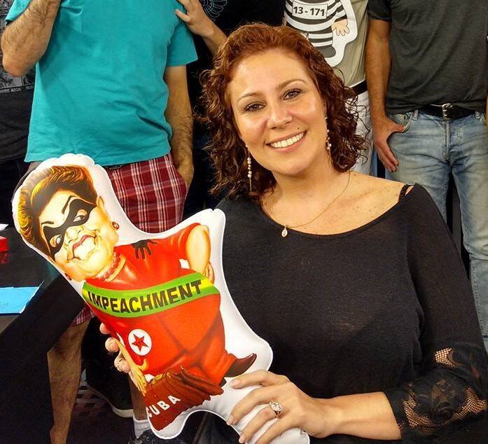 Ele fez atos pelo Nas Ruas com os famosos pixulecos. Quando o ministro do STF Lewandowski virou boneco ele pediu para a PF tomar medidas, citando-a como responsável. Foto: Reprodução
