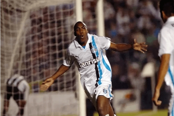 Figueirense 1 x 7 Grêmio, pela 14ª rodada do Campeonato Brasileiro de 2008, no Estádio Orlando Scarpelli, em Florianópolis (SC) - Gols: Perea (3), Reinaldo (3) e Marcel (GRE)