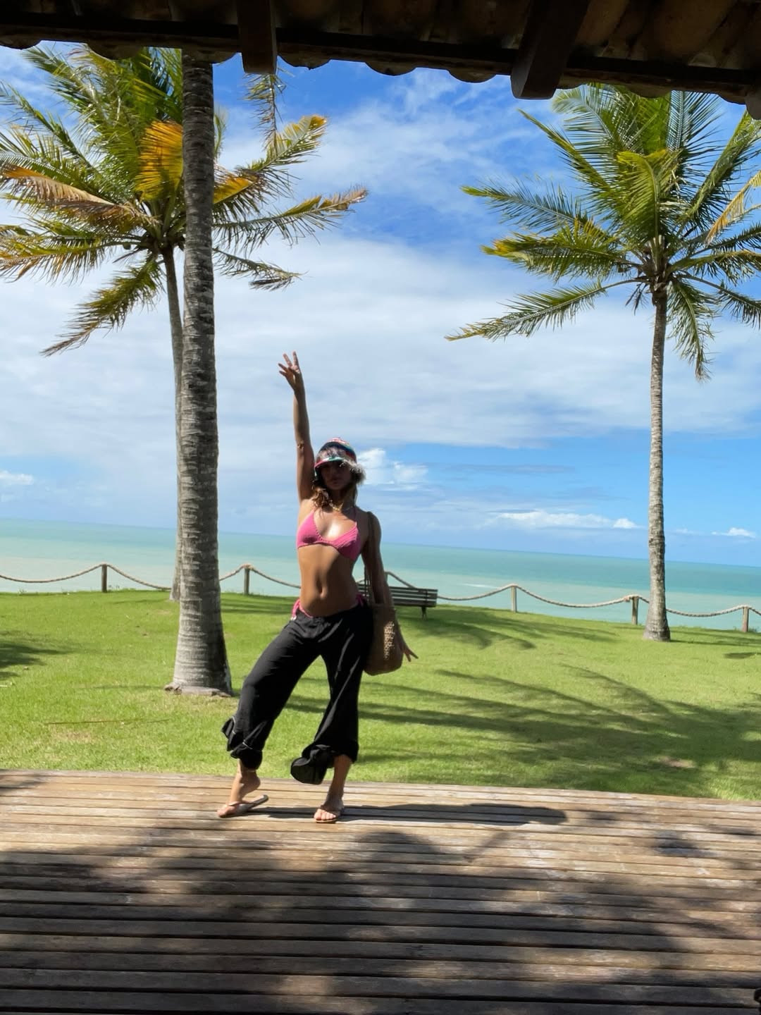 Isis Valverde curte dia ensolarado. Foto: Reprodução/ Instagram @isisvalverde