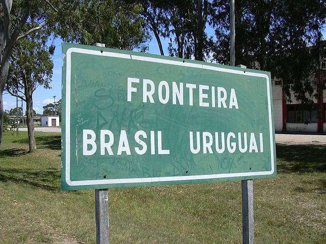 O Chuí é um município brasileiro do estado do Rio Grande do Sul, localizado no extremo sul do Brasil. É a cidade mais meridional do país, fazendo fronteira conurbada com a cidade do Chuy, no Uruguai.  Reprodução: Flipar