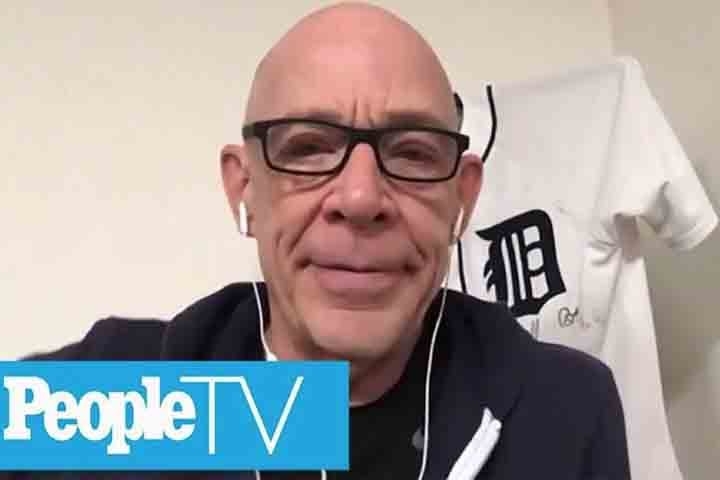 O ator J.K. Simmons, dublador do personagem Nolan Grayson, o vilão Omni-Man, concedeu uma entrevista ao site Comic Book e comentou o assunto. Reprodução: Flipar