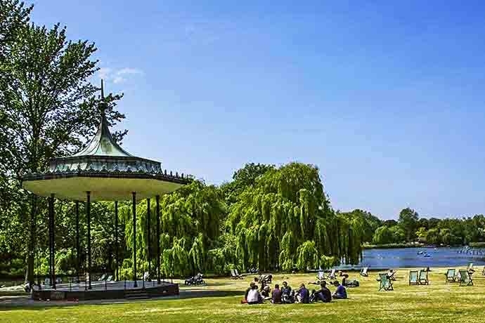 Londres, Reino Unido – O coreto do Regent’s Park foi construído em 1935 e é palco de apresentações de bandas tradicionais, especialmente no verão.
 Reprodução: Flipar