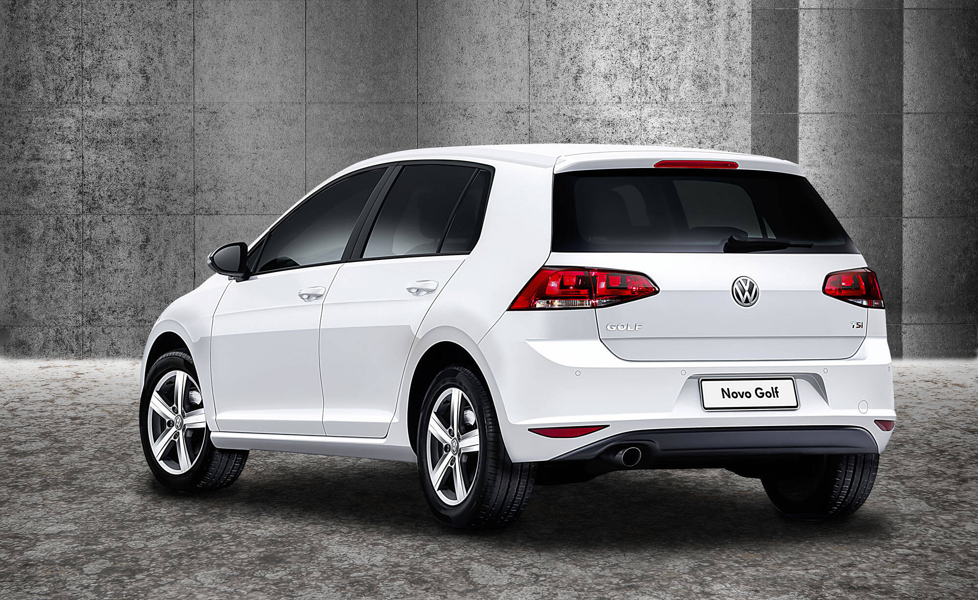 Esqueça o motor 1.6, o Volkswagen Golf 1.0 TSI é a verdadeira versão de entrada do hatch médio, por R$ 74.990.. Foto: Divulgação/Volkswagen