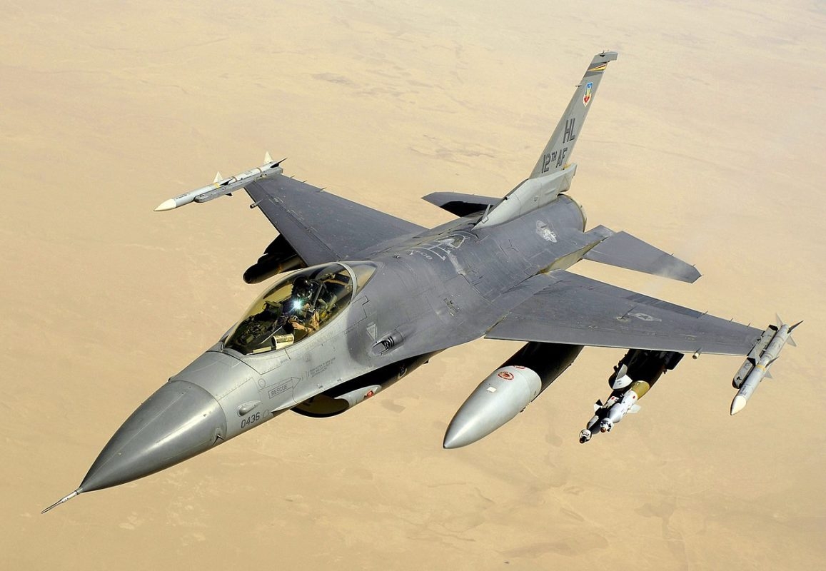 9º) Turquia (1.069 aeronaves): A Força Aérea Turca é a segunda mais antiga dos países membros da OTAN. Sua frota inclui caças F-16 Fighting Falcon (foto), F-4E Phantom II e F-35 Lightning II. Reprodução: Flipar