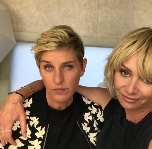 Ellen DeGeneres e Portia de Rossi – A apresentadora revelou que ela e sua esposa decidiram deixar os Estados Unidos e se mudar definitivamente para o Reino Unido após a reeleição de Donald Trump. Reprodução: Flipar
