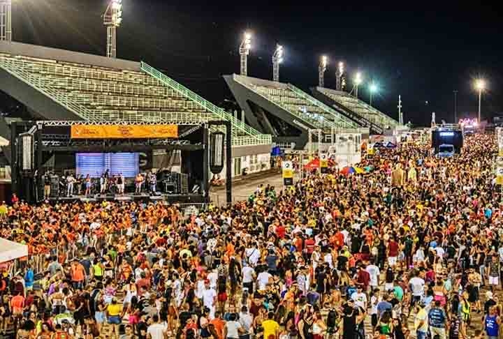 Outra famosa é a Banda do Galo, versão manaura do Galo da Madrugada de Recife (este, o maior bloco do mundo, segundo o Guinness Book).  Reprodução: Flipar